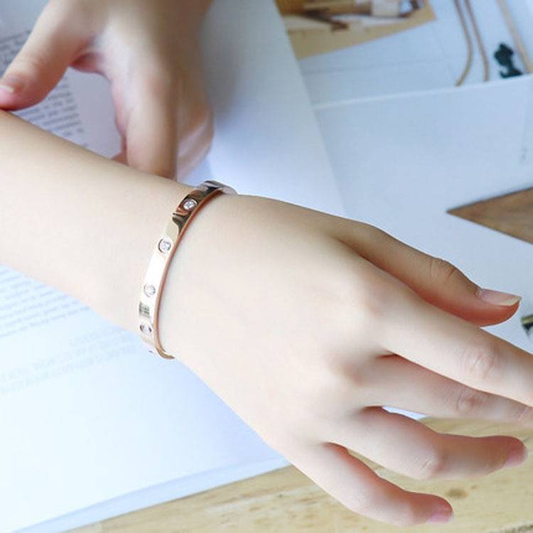 Women's Laconic Design Crystal Cuff Bracelet