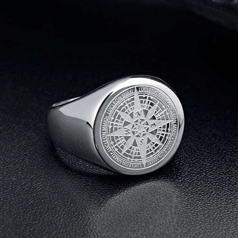 Men's Simple Compass Patterned Ring